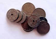 Millionbeløp: Næringsdrivende tiltalt for grovt skattesvik mynt penger seddel verdi kapital omsetning spekulant